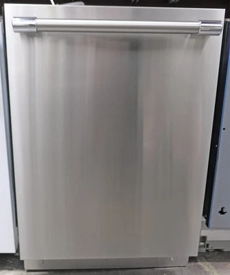 Lavavajillas inteligente integrado Thermador Sapphire DWHD760CFP 24" totalmente integrado Foto 1 de 4