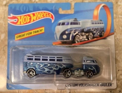 Camión Volkswagen Hot Wheels 2017 personalizado ~ azul con llamas 1:64 Foto 1 de 4