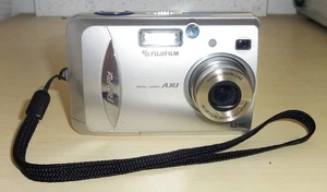 👌 Fuji Finepix A303 Digital Camera w/ wrist strap - Picture 1 of 5
