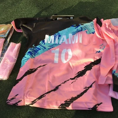 Conjunto de camiseta y pantalones cortos Inter Miami #10 niños jóvenes talla US 20 nuevo con etiquetas Foto 1 de 4
