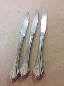 Oneida Stainless BANCROFT Fortune  3 Dinner Knife Knives - Picture 1 of 4