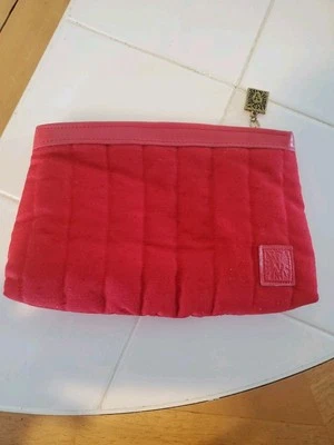 Estuche de maquillaje con cremallera Anne Klein de colección Foto 1 de 4