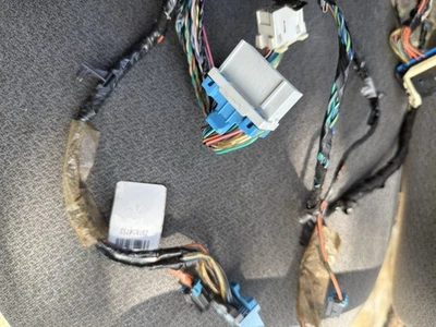 03-06 Chevy Silverado/GMC Sierra BOSE CENTER CONSOLE AMP WIRING HARNESS 15124752 - Image 1 of 4