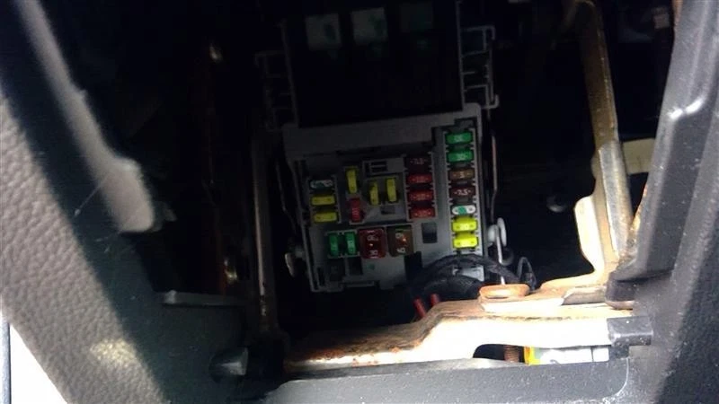 13 BUICK VERANO Cabin Fuse Box - Изображение 1 из 1