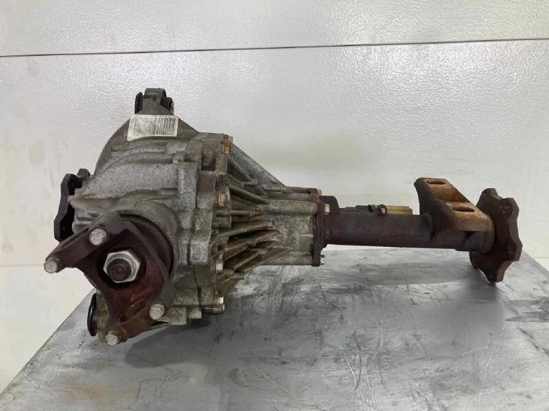 2000-2013 GMC Yukon XL 2500 Front Axle Differential Carrier Assembly 3.73 Ratio - Image 1 of 4