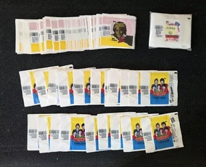 Topps Music Oriented Wrapper Lot (933) - Michael Jackson Menudo Duran - VSCARDS - Picture 1 of 2