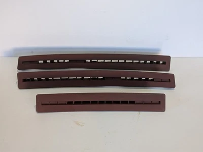 1987-1997 Nissan D21 Hardbody Dash Defroster Vent Trim - Image 1 of 4