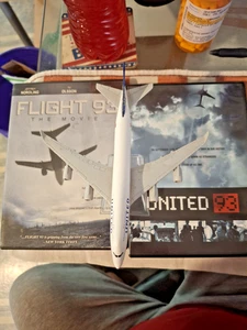 united 93 dvd doc. / flight 93 the movie & united airline diecast 1:400 scale - Foto 1 di 13