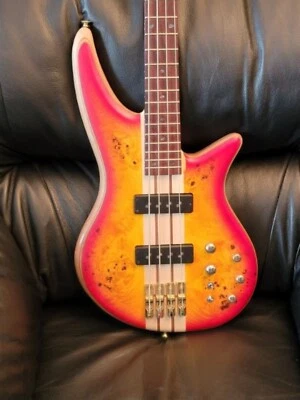 Bajo eléctrico Jackson Pro Series Spectra SBP IV ¡DEBE VENDERSE HACER OFERTA! Foto 1 de 4