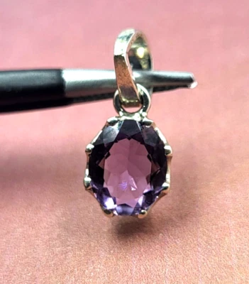 1.54 G Brillante Eye-Clean Naturale Ciondolo Ametista 925 Argento Sterling 1.9cm - Immagine 1 di 4