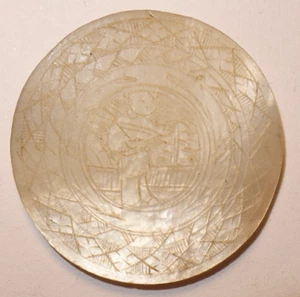 Asie, Chine?, médaille gravé à la main en Nacre, surement 19° siècle !! - Imagen 1 de 2