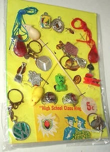 Vending Toy Gum Machine 19 Prizes Car Key Chains VW Fiat Merc Header Card 1960s - Picture 1 of 5