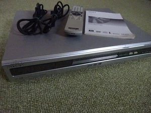 Sony RDR-HX 1010 - DVD/HDD Recorder - Festplattenrecorder - 400 GB - Bild 1 von 8