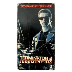 Terminator 2 Judgment Day VHS 1991 Arnold Schwarzenegger James Cameron R-Rated - Picture 1 of 9