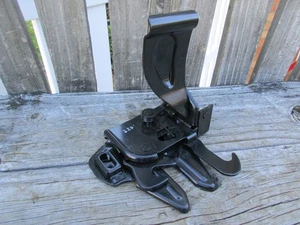 NEW 1967-1968 MUSTANG HOOD LATCH - Bild 1 von 4