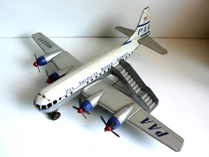 GAMA   PAN AMERICAN WORLD AIRLINES  AVEC PASSERELLE  TÔLE 37x51cm  1960 BON ÉTAT - Picture 1 of 16