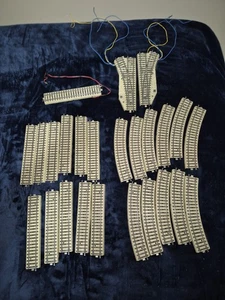 Lot of 25 Pieces Vintage MARKLIN HO Scale M Track Straigh Curves Switches - Picture 1 of 13
