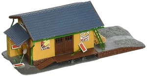 MODEL POWER Farmingdale Station HO Scale beleuchtet mit 2 handbemalten Figuren 694 - Bild 1 von 1