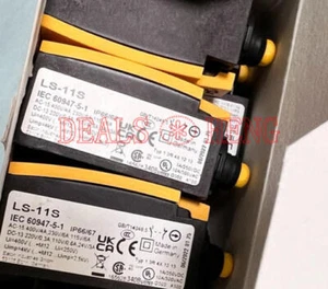1PC EATON MOELLER LS-11S Limit Switch New - Picture 1 of 1