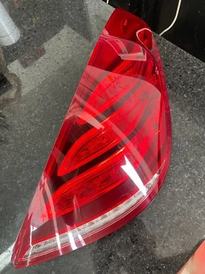 Mercedes - Benz - S550 (2018) - Montajes de luces traseras derecha LED (chip de luz) Foto 1 de 4