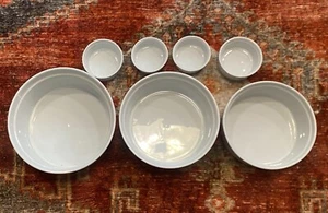 APILCO  France 3  NESTING SOUFFLÉS & 4 RAMEKINS EUC PORCELAIN 7 Pc - Picture 1 of 19