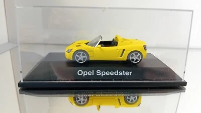 Schuco 1:43 Opel Speedster giallo nella scatola - Immagine 1 di 4