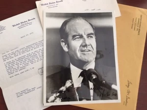 GEORGE MCGOVERN SIGNED LETTER ON CANCER LEGISLATION & SIGNED 8 X 10 PHOTO - Picture 1 of 2
