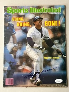 REGGIE JACKSON SIGNED 1980 SPORTS ILLUSTRATED ISSUE JSA AUTH YANKEES AUTO - Picture 1 of 2