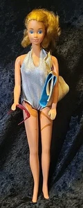 Vintage 1983 Sun Gold Malibu Barbie Puppe Steffi Gesicht mit Handtuch und Brille - Bild 1 von 12