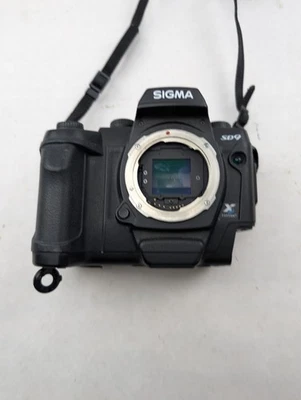 SIGMA SD9 DSLR DIGITAL CAMERA BODY  - FOR PARTS! - Image 1 of 4