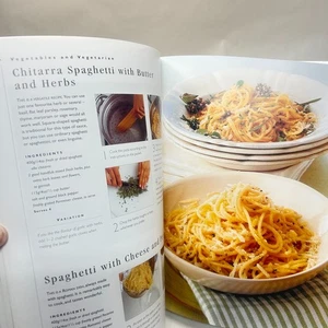 Pasta 350 Recipes Fresh And Dried Pasta Techniques Paperback Cook Book - Bild 1 von 12