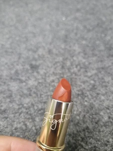 Mary Kay Signature Lipstick Caramel Ambré DT02 9075 Creamy Hydrating Nude Brown - Picture 1 of 7