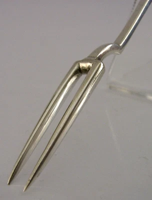 HORQUILLA DE PEPINILLO DE PLATA ESTERLINA MACIZA 1939 ARTÍCULOS DE BAR ART DECO Foto 1 de 4