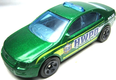 Ford Fusion 2013 Hot Wheels '06 HWPD 1:64 diecast verde 2 7/8" coche de policía - bonito Foto 1 de 4