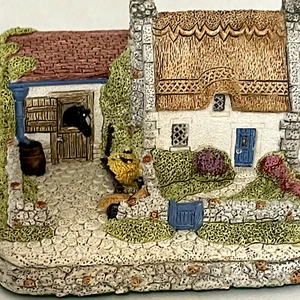 Follyfoot Fraser Creations Made in Scotland 1990 Sculpture Cottage Stable - Picture 1 of 12