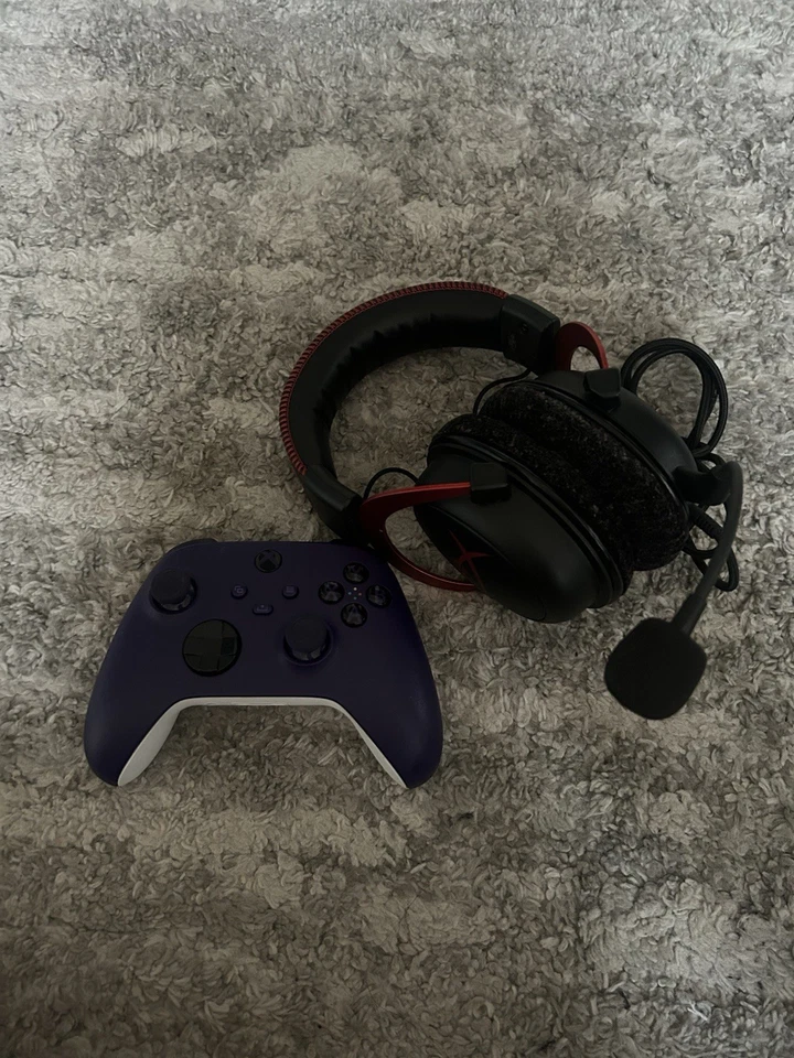 HyperX - Cloud III Wireless Gaming Headset for PC, PS5, PS4, and Nintendo Swi... - Image 1 of 1