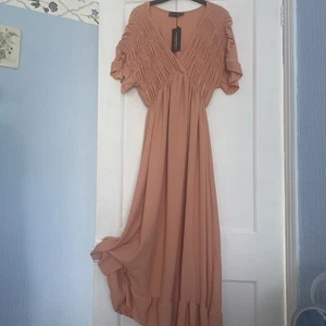 Ladies Maxi Dress Size 18+ New With Tags Very Pretty Colour short Sleeves - Picture 1 of 7