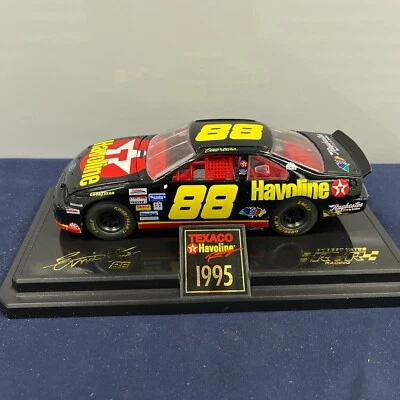 Texaco Havoline NASCAR #88 Ernie Irvan 1995 Racing Champions Die Cast Bank NEW - Image 1 of 4