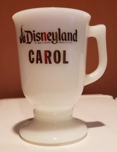 VINTAGE Walt Disneyland Milchglas Kaffee Tee Becher personalisiert CAROL - Bild 1 von 5