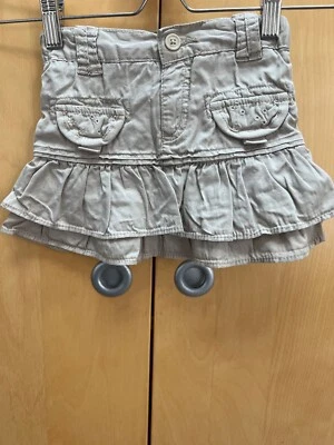 The Children's Place. Skirt. Size 24 months. Tiered,Fitted Shorts, Adjustable  Foto 1 de 4