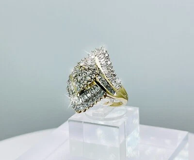 Anel de coquetel feminino ouro amarelo 10k baguete redondo cluster diamante 1,1 tcw - Imagem 1 de 3