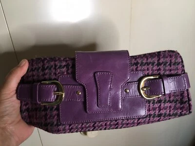 Bolso sin asas Banana Republic de cuero a cuadros púrpura cierre magnético tan lindo 5 X 11 Foto 1 de 4