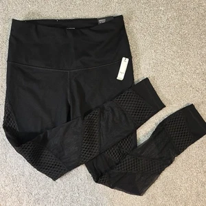 NWT Victoria’s Secret Sport Black Mesh Paneling Knockout 7/8 Tight Sz S Pocket - Picture 1 of 11
