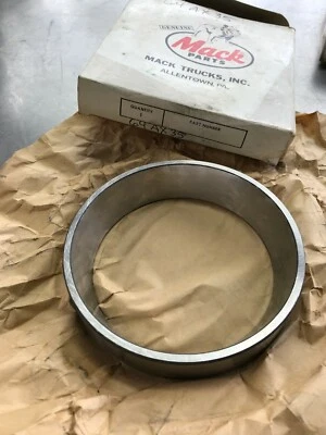 64AX35  Genuine OEM  MACK    BEARING CUP   - Image 1 of 4