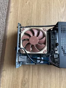 Asrock Deskmini 310 Intel Core i3-8100, 16 GB DDR4 Ram, 250 GB SSD, 1000 GB, Wifi - Foto 1 di 9