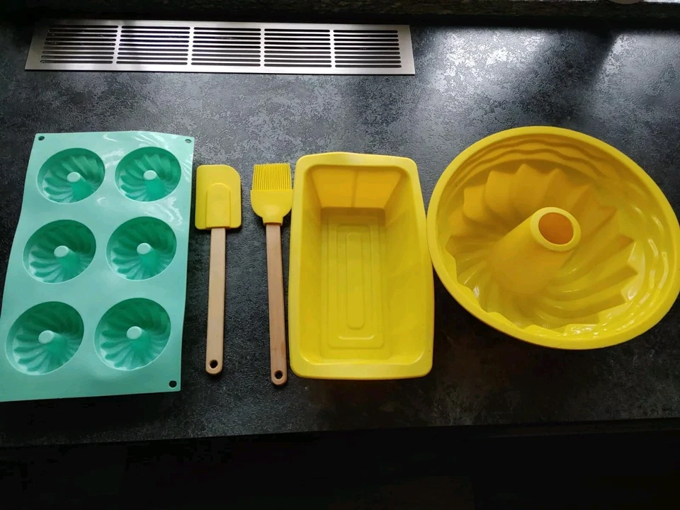 Backformen aus Silikon im Set zu verkaufen - Bild 1 von 1