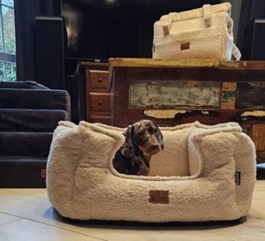 Cosy Dog / Cat bed - Handmade - Boucle fabric, Soft Comfy Warm Sofa Bed - BOUCLE - Picture 1 of 7