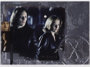 X-Files : Connections Parallel Card XC39 - Reyes & Scully