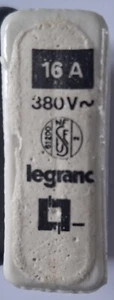 Ancien Fusible a Recharge Neuve en Porcelaine NEUF 16 Ampères /380V Legrand - Foto 1 di 4