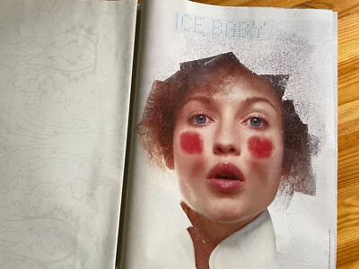 Give me Liberty – 2003 Liberty of London/Tank - Christmas fashion magazine Foto 1 de 4